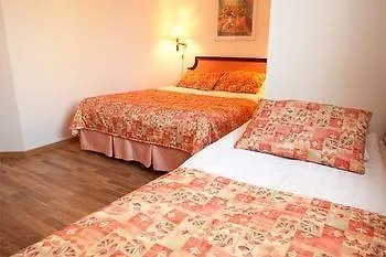 Milton Hotel *