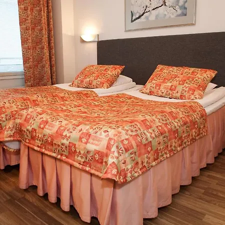 Milton Hotel *